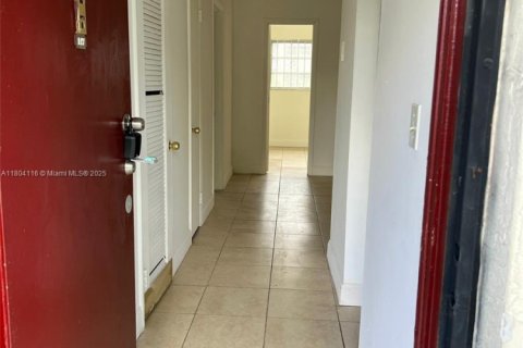 Снять в аренду кондоминиум в Халландейл-Бич, Флорида 1 спальня, 58.06м2, № 1959432 - фото 16