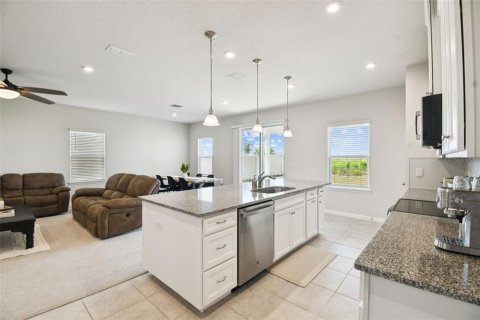 House in Lake Alfred, Florida 4 bedrooms, 255.3 sq.m. № 1796525 - photo 8