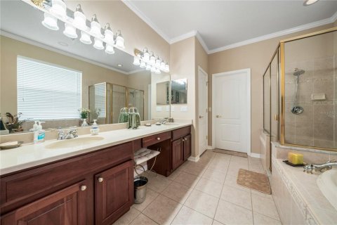 House in Riverview, Florida 4 bedrooms, 258.18 sq.m. № 1806639 - photo 13