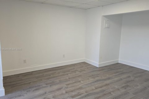 Снять в аренду квартиру в Холливуд, Флорида 814.66м2, № 1954785 - фото 8