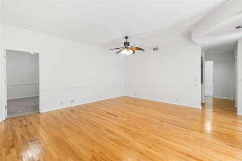 Condo in Palm Harbor, Florida, 3 bedrooms № 2201274 - photo 16
