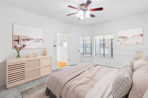 Condo in Palm Harbor, Florida, 3 bedrooms № 2201274 - photo 20