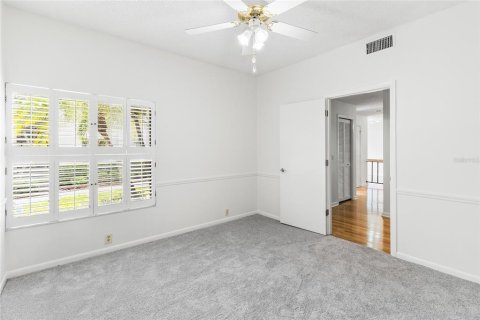 Condo in Palm Harbor, Florida, 3 bedrooms № 2201274 - photo 27