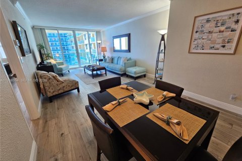 Copropriété à louer à Hollywood, Floride: 1 chambre, 77.57 m2 № 2029235 - photo 8