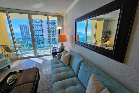 Copropriété à louer à Hollywood, Floride: 1 chambre, 77.57 m2 № 2029235 - photo 3