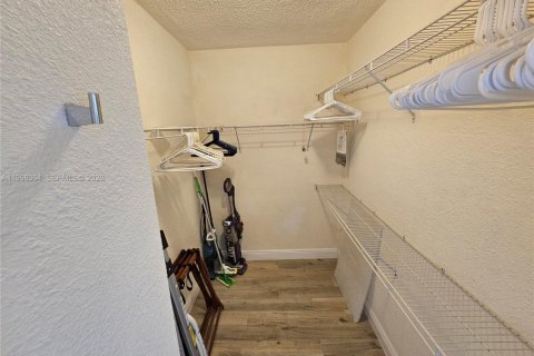 Copropriété à louer à Hollywood, Floride: 1 chambre, 77.57 m2 № 2029235 - photo 21