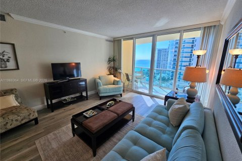 Copropriété à louer à Hollywood, Floride: 1 chambre, 77.57 m2 № 2029235 - photo 6