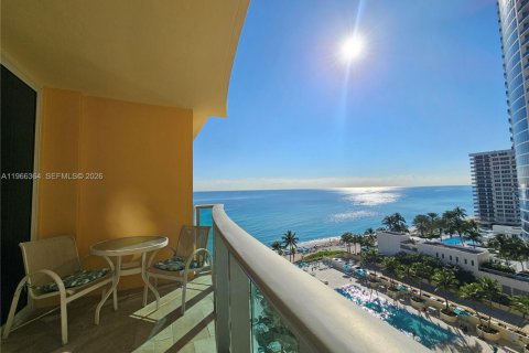 Copropriété à louer à Hollywood, Floride: 1 chambre, 77.57 m2 № 2029235 - photo 2