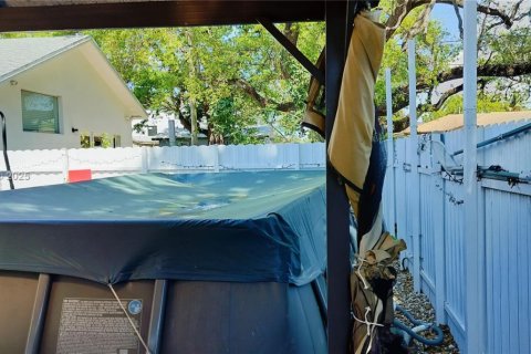 House in Miami, Florida 3 bedrooms, 119.84 sq.m. № 1759078 - photo 14