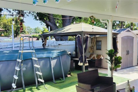 House in Miami, Florida 3 bedrooms, 119.84 sq.m. № 1759078 - photo 12
