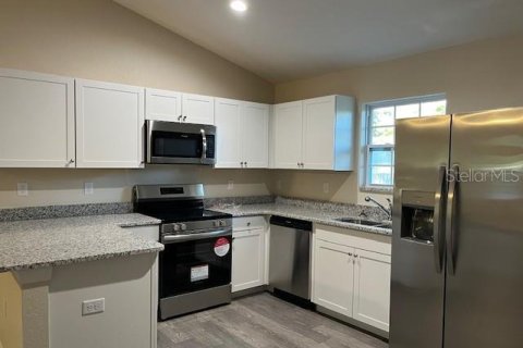 House in Summerfield, Florida 3 bedrooms, 104.52 sq.m. № 1724652 - photo 8