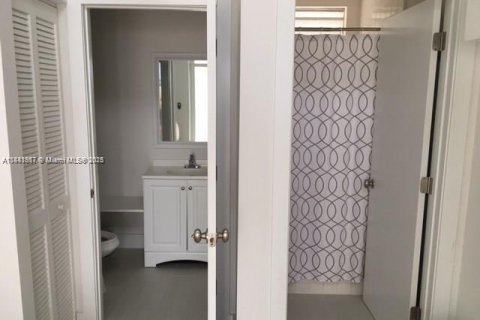 Condominio en venta en Sunny Isles Beach, Florida, 13.94 m2 № 1838715 - foto 3