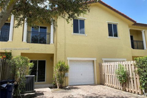 Townhouse in Miami, Florida 4 bedrooms, 157.75 sq.m. № 2044510 - photo 21