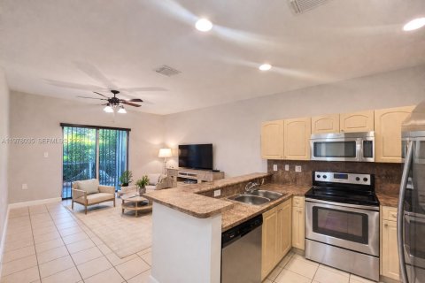 Townhouse in Miami, Florida 4 bedrooms, 157.75 sq.m. № 2044510 - photo 5