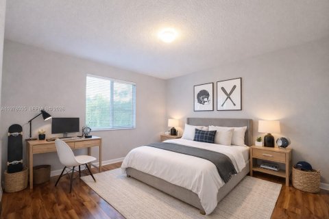 Townhouse in Miami, Florida 4 bedrooms, 157.75 sq.m. № 2044510 - photo 9