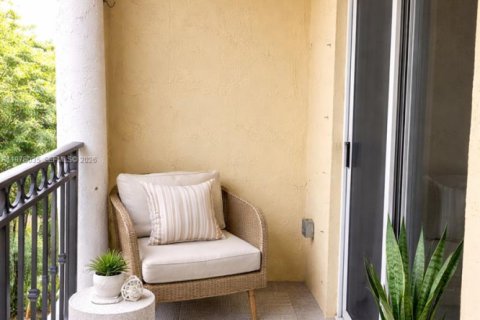 Townhouse in Miami, Florida 4 bedrooms, 157.75 sq.m. № 2044510 - photo 20