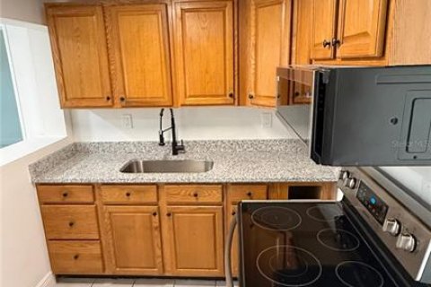 Apartment in New Port Richey, Florida 2 bedrooms, 115.94 sq.m. № 2207904 - photo 9