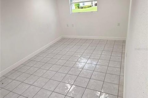 Apartment in New Port Richey, Florida 2 bedrooms, 115.94 sq.m. № 2207904 - photo 8