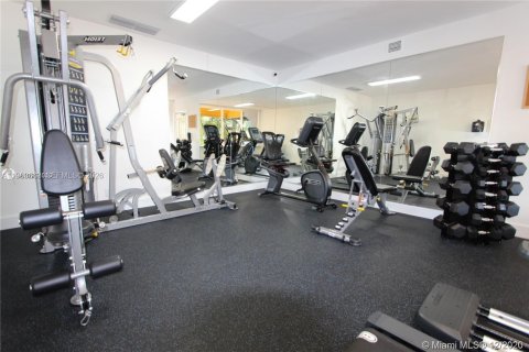 Condo in Miami, Florida, 1 bedroom № 2026093 - photo 20