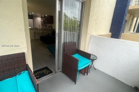 Condo in Miami, Florida, 1 bedroom № 2026093 - photo 14