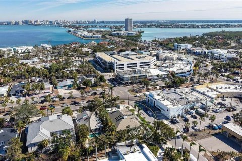 Casa en venta en Sarasota, Florida, 4 dormitorios, 431.53 m2 № 2131236 - foto 1
