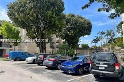 Appartement à louer à Hialeah, Floride: 2 chambres, 71.07 m2 № 1946888 - photo 3