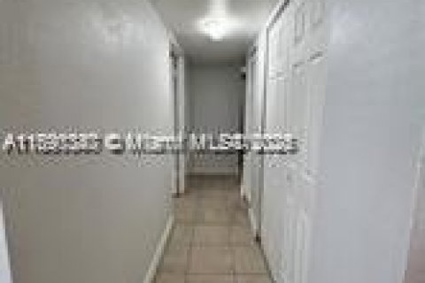 Appartement à louer à Hialeah, Floride: 2 chambres, 71.07 m2 № 1946888 - photo 18