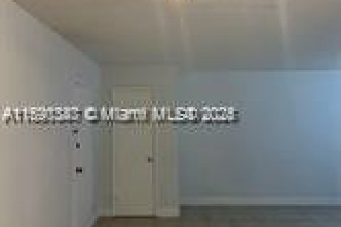 Appartement à louer à Hialeah, Floride: 2 chambres, 71.07 m2 № 1946888 - photo 11