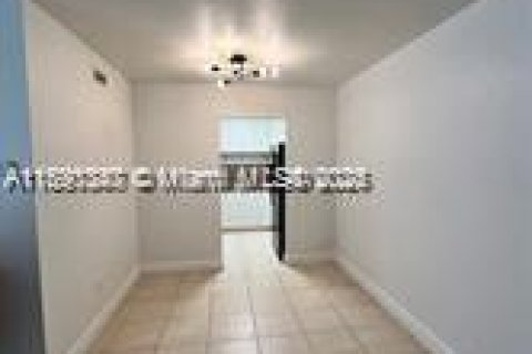 Appartement à louer à Hialeah, Floride: 2 chambres, 71.07 m2 № 1946888 - photo 14