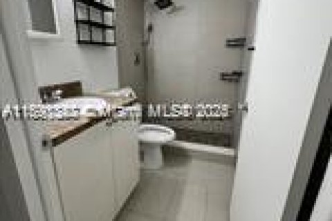 Appartement à louer à Hialeah, Floride: 2 chambres, 71.07 m2 № 1946888 - photo 20