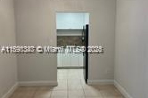 Appartement à louer à Hialeah, Floride: 2 chambres, 71.07 m2 № 1946888 - photo 4