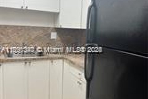 Appartement à louer à Hialeah, Floride: 2 chambres, 71.07 m2 № 1946888 - photo 7