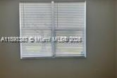 Appartement à louer à Hialeah, Floride: 2 chambres, 71.07 m2 № 1946888 - photo 12