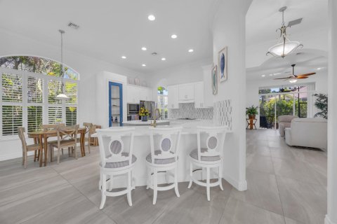 House in Vero Beach, Florida 4 bedrooms, 260.41 sq.m. № 2147363 - photo 8