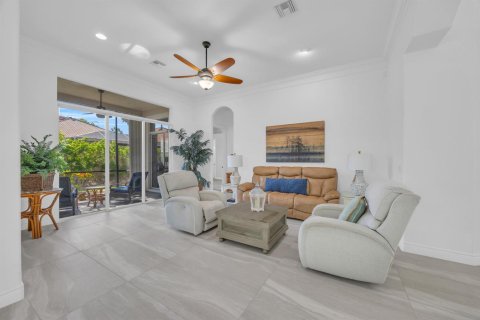 House in Vero Beach, Florida 4 bedrooms, 260.41 sq.m. № 2147363 - photo 13