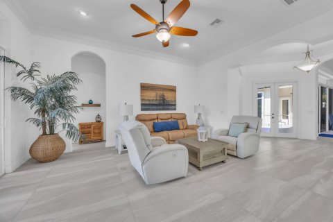 House in Vero Beach, Florida 4 bedrooms, 260.41 sq.m. № 2147363 - photo 14