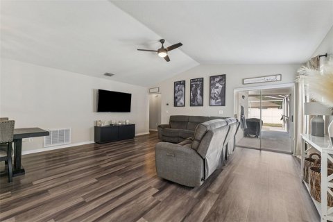 Casa en venta en Valrico, Florida, 3 dormitorios, 132.85 m2 № 1666309 - foto 4