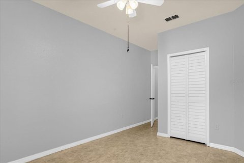 Condo in Lake Mary, Florida, 2 bedrooms № 2224888 - photo 15