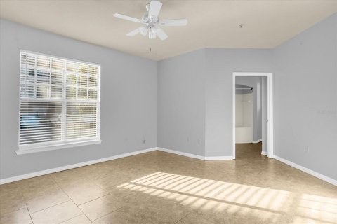 Condo in Lake Mary, Florida, 2 bedrooms № 2224888 - photo 10