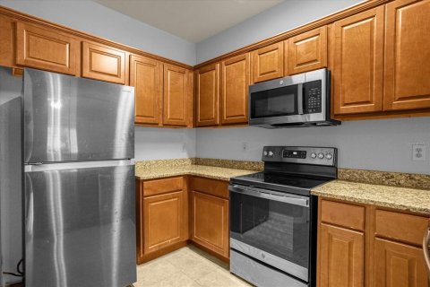 Condo in Lake Mary, Florida, 2 bedrooms № 2224888 - photo 8