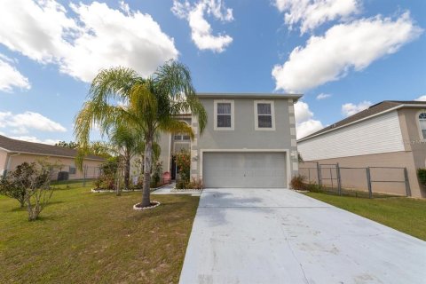 House in Kissimmee, Florida 4 bedrooms, 264.21 sq.m. № 1616947 - photo 1