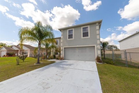 House in Kissimmee, Florida 4 bedrooms, 264.21 sq.m. № 1616947 - photo 2