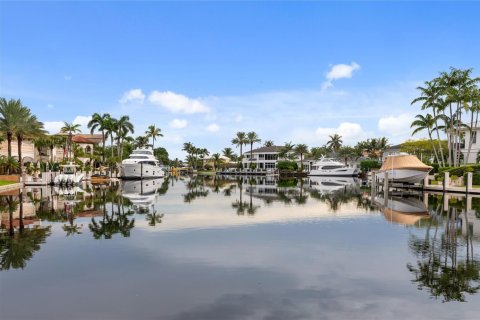 Villa ou maison à Lighthouse Point, Floride 7 chambres, 866.69 m2 № 2085239
