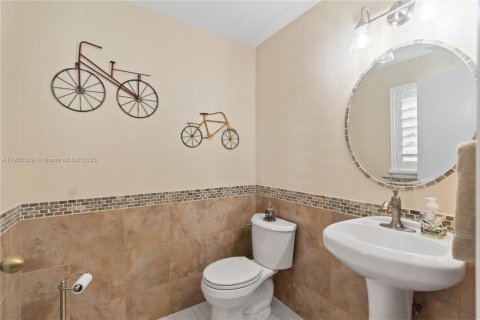 House in Pembroke Pines, Florida 3 bedrooms, 193.05 sq.m. № 1951438 - photo 27