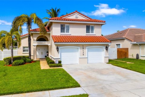 House in Pembroke Pines, Florida 3 bedrooms, 193.05 sq.m. № 1951438 - photo 1