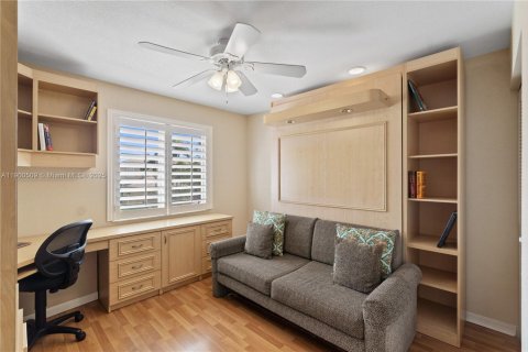 House in Pembroke Pines, Florida 3 bedrooms, 193.05 sq.m. № 1951438 - photo 15