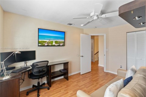 House in Pembroke Pines, Florida 3 bedrooms, 193.05 sq.m. № 1951438 - photo 12