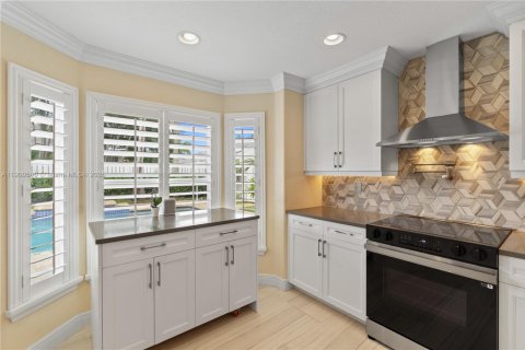 House in Pembroke Pines, Florida 3 bedrooms, 193.05 sq.m. № 1951438 - photo 21