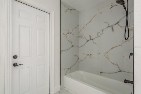 House in Wesley Chapel, Florida 4 bedrooms, 235.41 sq.m. № 2095841 - photo 29