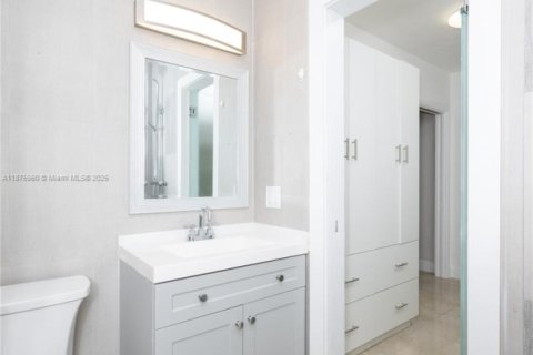 Снять в аренду виллу или дом в Холливуд, Флорида 1 спальня, 83.61м2, № 1948066 - фото 14